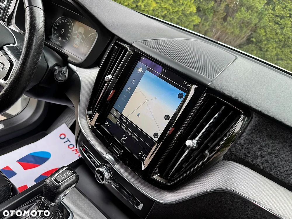 Volvo XC 60 D4 AWD Geartronic RDesign - 19