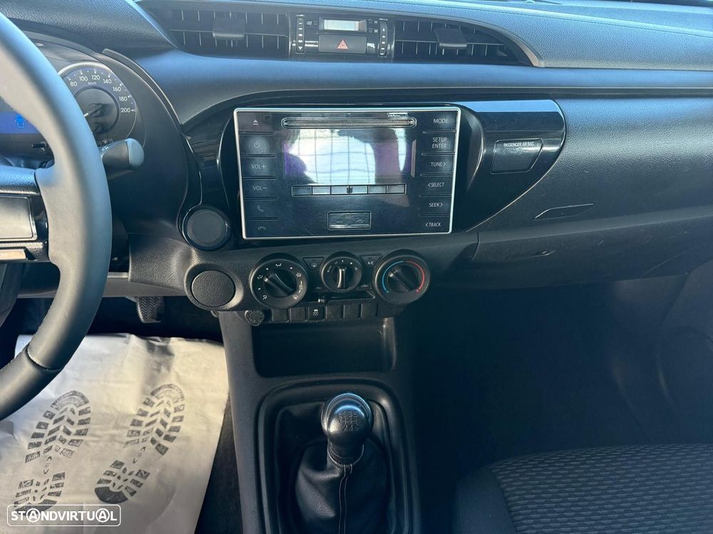 Toyota Hilux - 14