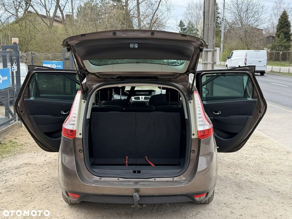 Renault Grand Scenic - 21