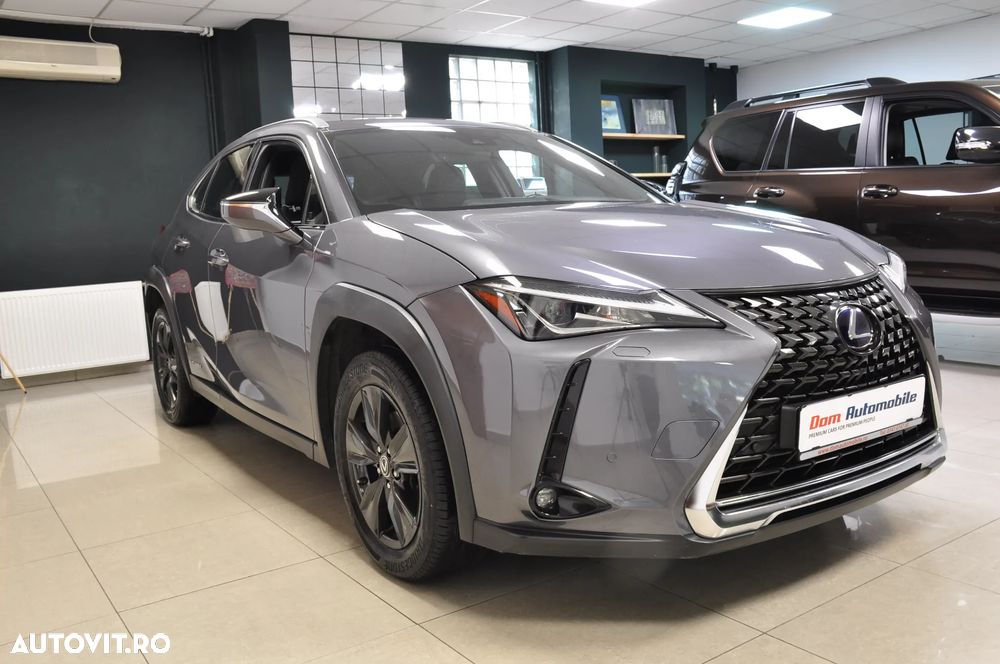 Lexus UX 250h FWD Executive - 3