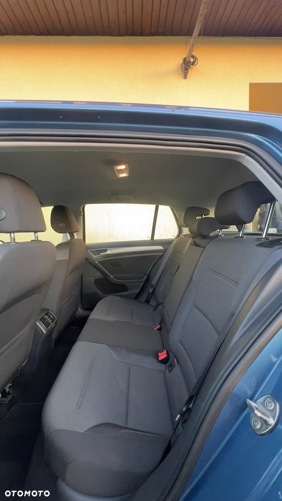 Volkswagen Golf - 36