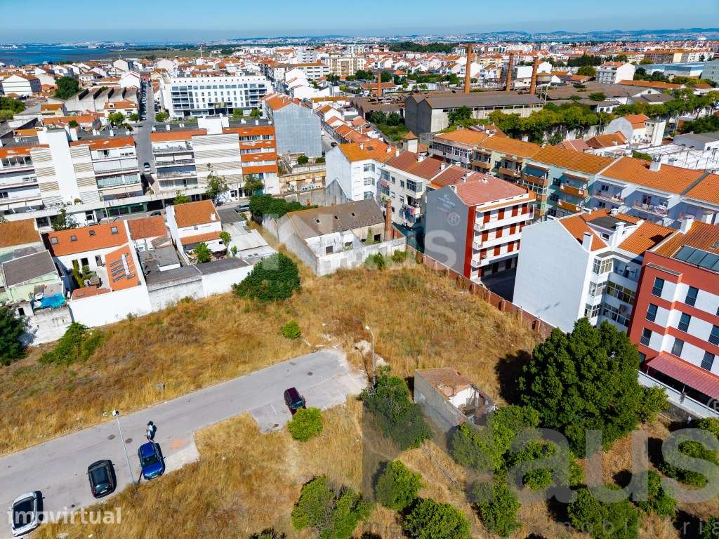 Lote para construção com 1850 m2 no centro do Montijo - Grande imagem: 4/28