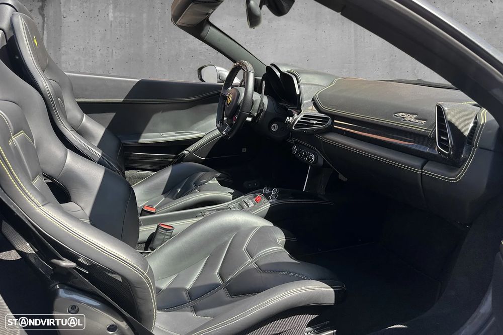 Ferrari 458 Italia Spider - 10