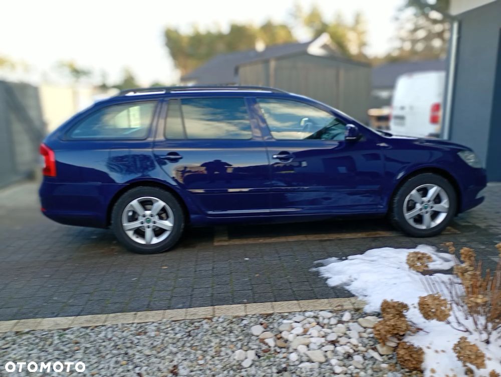Skoda Octavia 1.6 TDI Ambiente DSG - 9