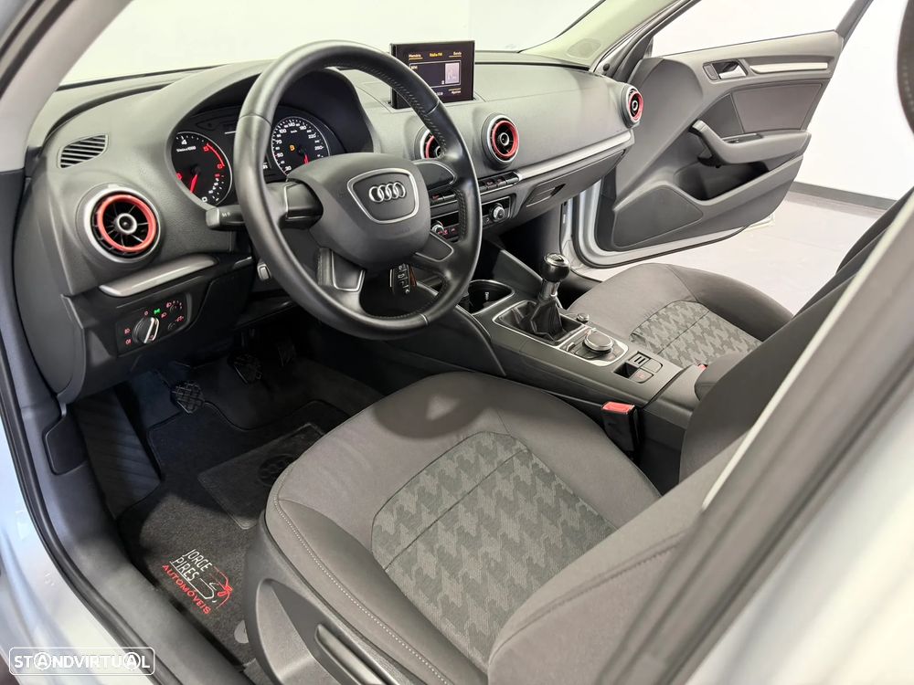 Audi A3 Sportback 1.6 TDI Advance - 19