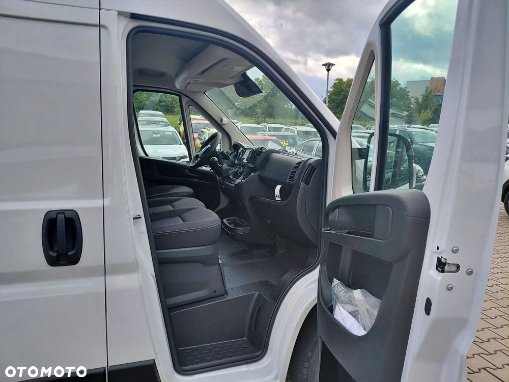 Opel Movano - 11