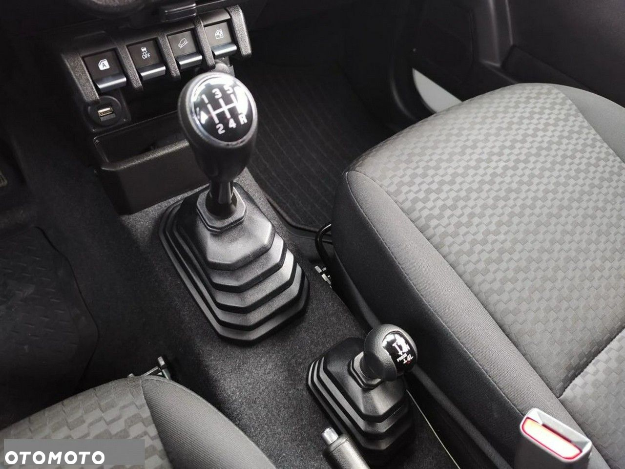 Suzuki Jimny 1.5 Pro - 13