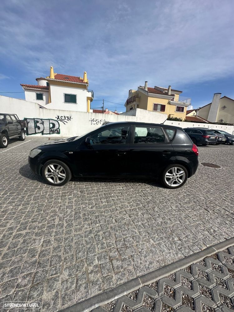 Kia Ceed - 4