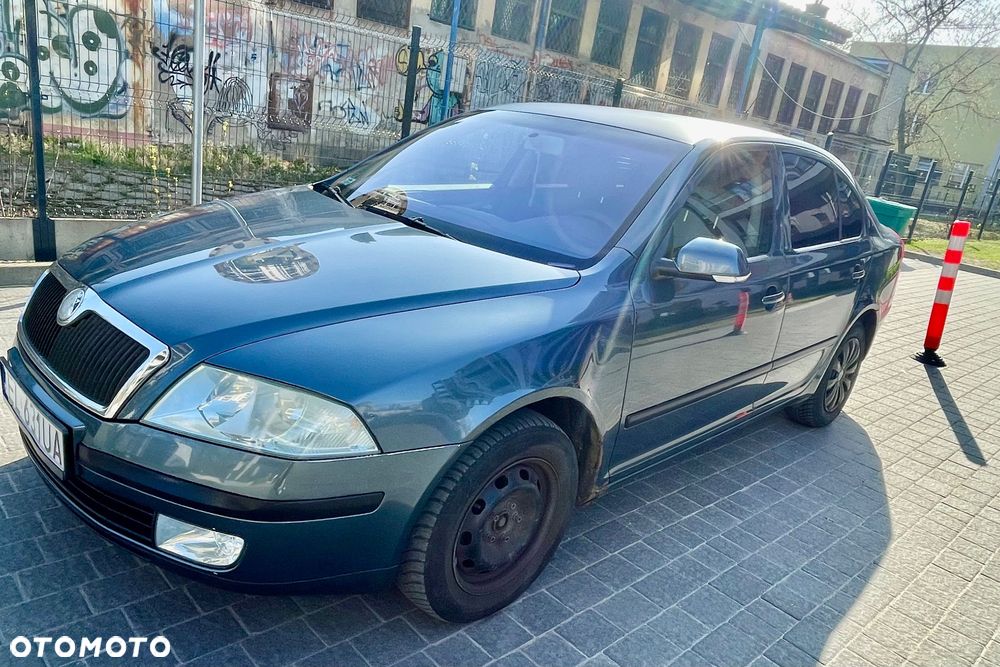 Skoda Octavia 1.6 Ambiente - 26