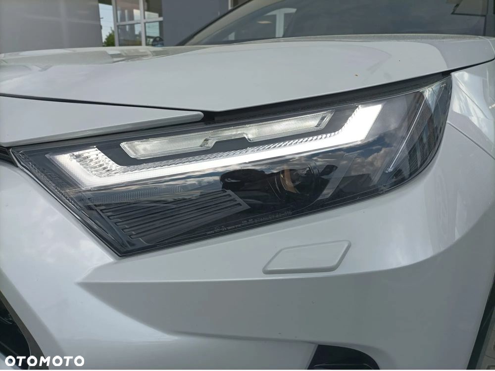 Toyota RAV4 - 8