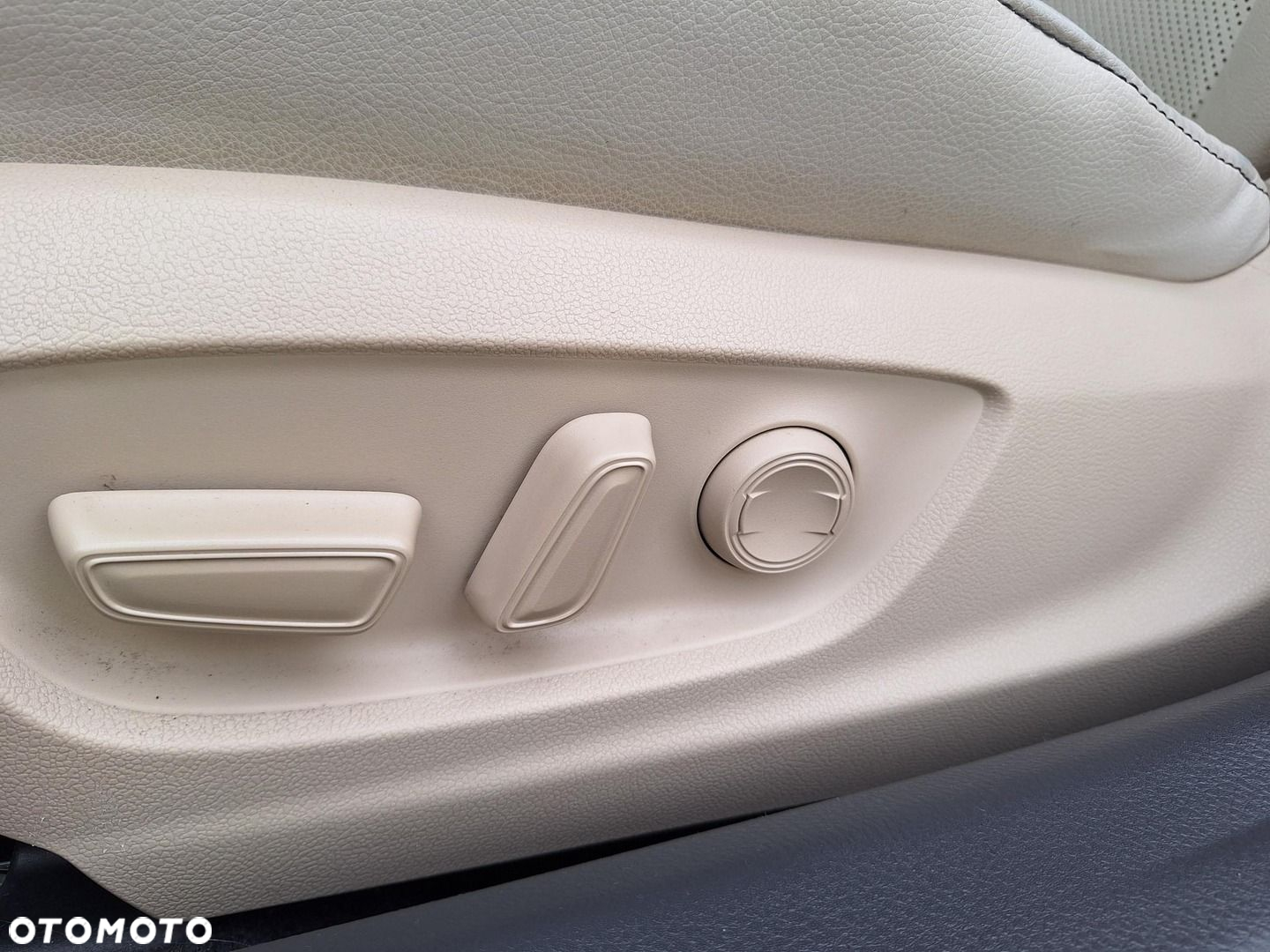 Toyota Camry - 15