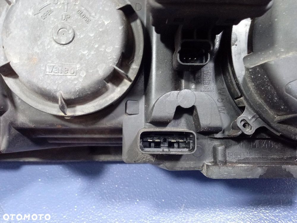 RENAULT LAGUNA II 01- REFLEKTOR PRAWY LAMPA XENON EU 8200163324 - 8