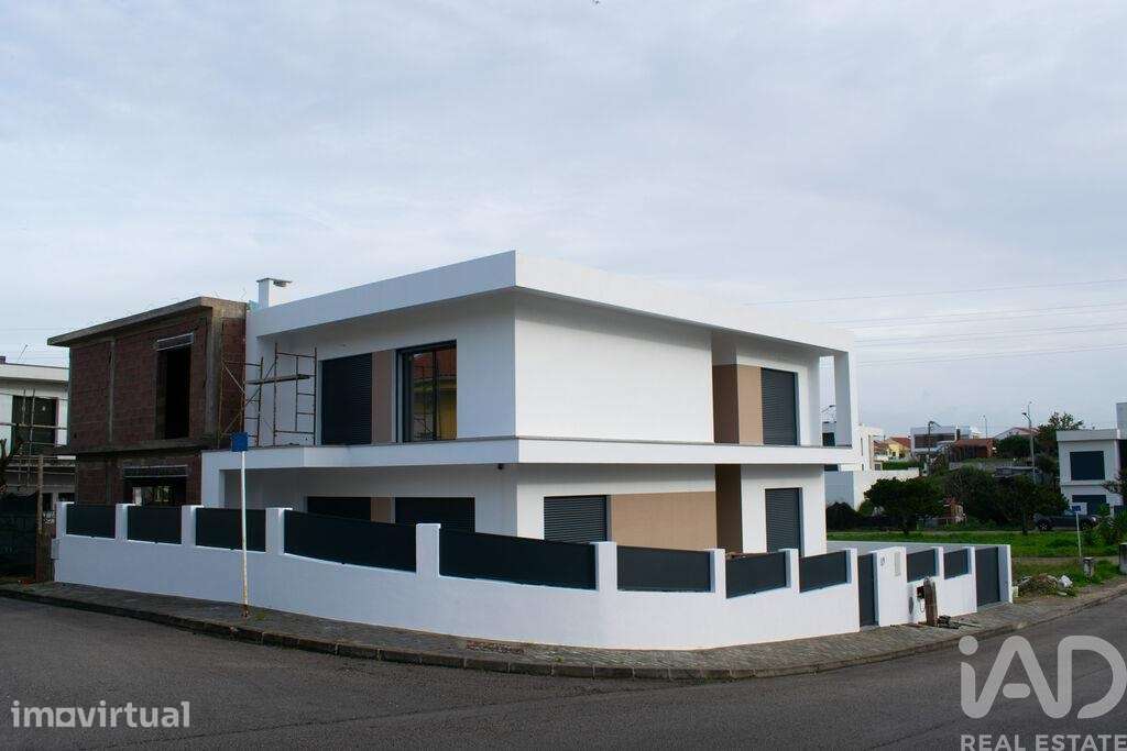Casa T3 em Amora de 121,00 m2 - Grande imagem: 2/29