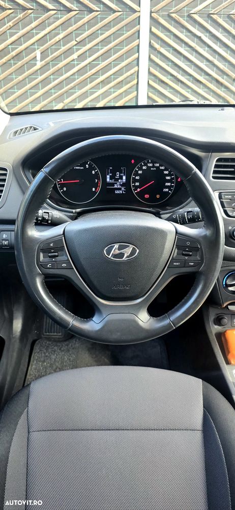 Hyundai i20 1.2 L 84CP 5DR Comfort - 9