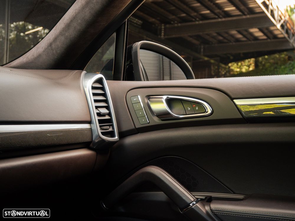 Porsche Cayenne S - 43