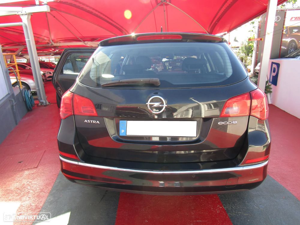 Opel Astra Sports Tourer - 12