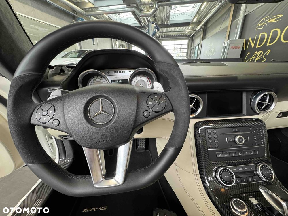 Mercedes-Benz SLS SPEEDSHIFT DCT - 17