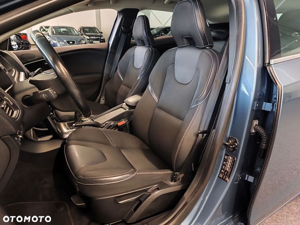 Volvo V40 D2 Momentum - 7