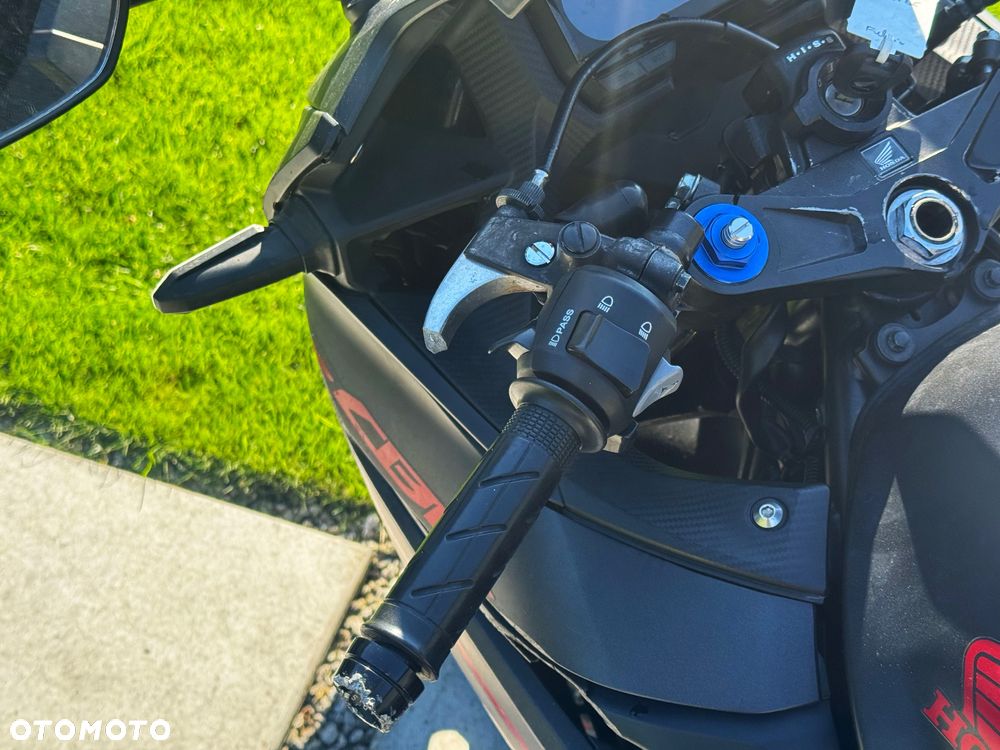Honda CBR - 11