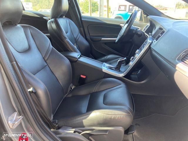 Volvo S60 Cross Country 2.0 D3 Pro Geartronic - 32
