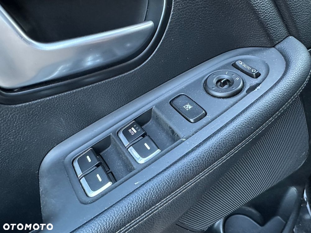 Kia Carens 1.7 CRDi Business Line 7os - 14