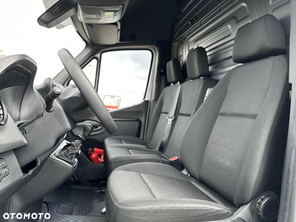 Mercedes-Benz Sprinter - 19