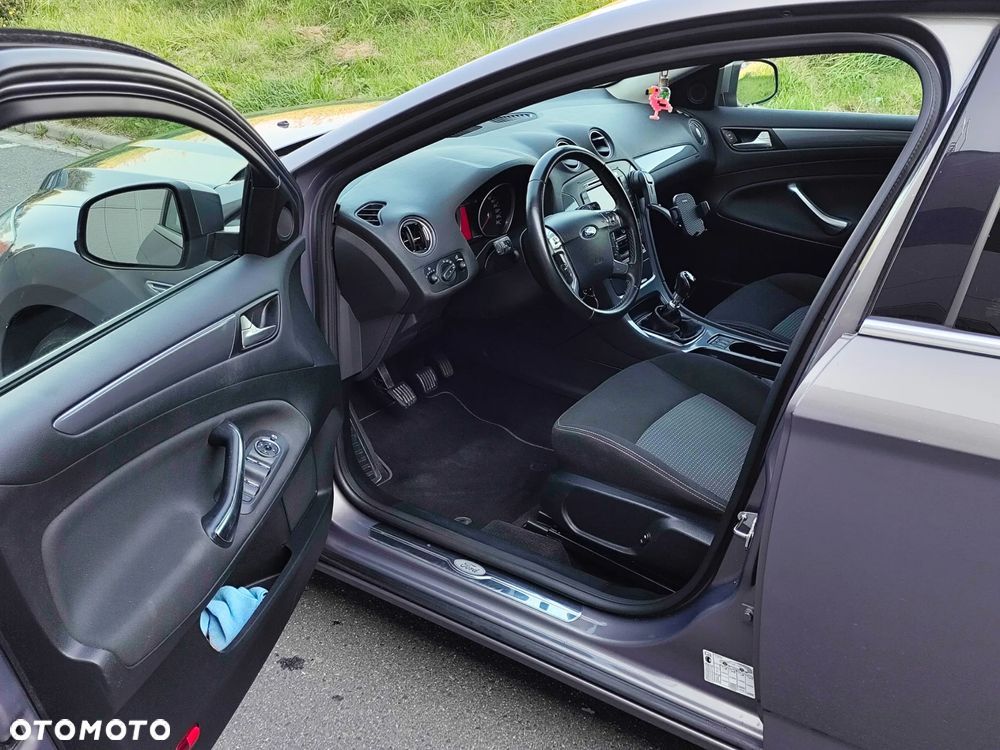 Ford Mondeo 1.6 T Titanium - 8