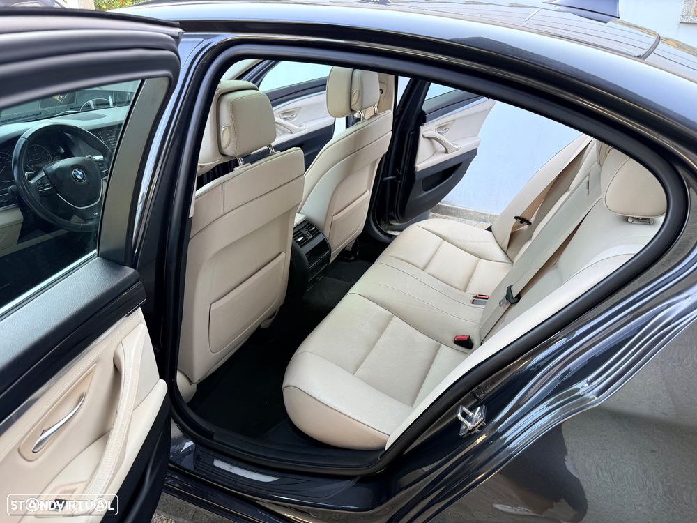 BMW 520 d Exclusive Auto 123g - 44