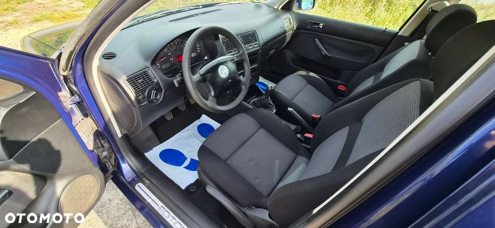 Volkswagen Golf - 11