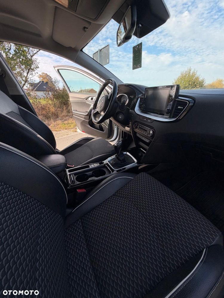 Kia Ceed 1.5 T-GDI L - 12
