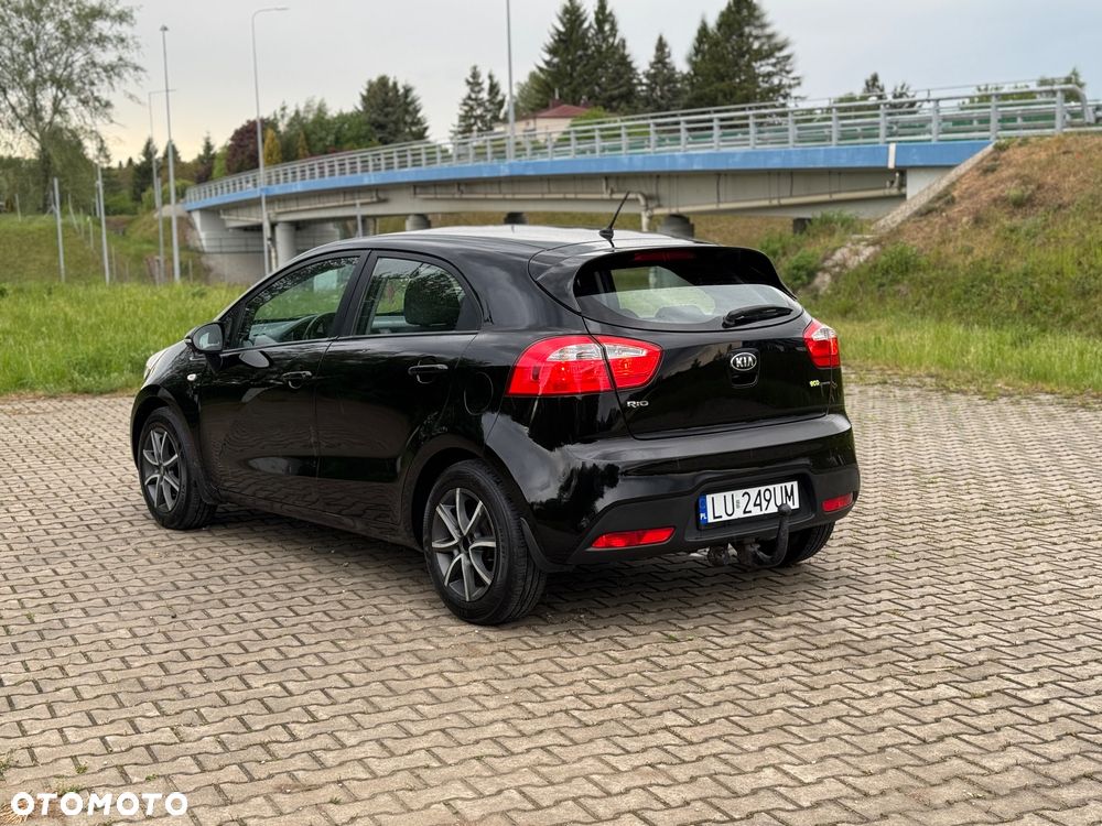 Kia Rio - 8