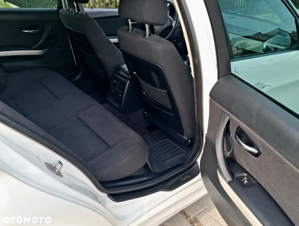 BMW Seria 3 318d DPF Edition Lifestyle - 19