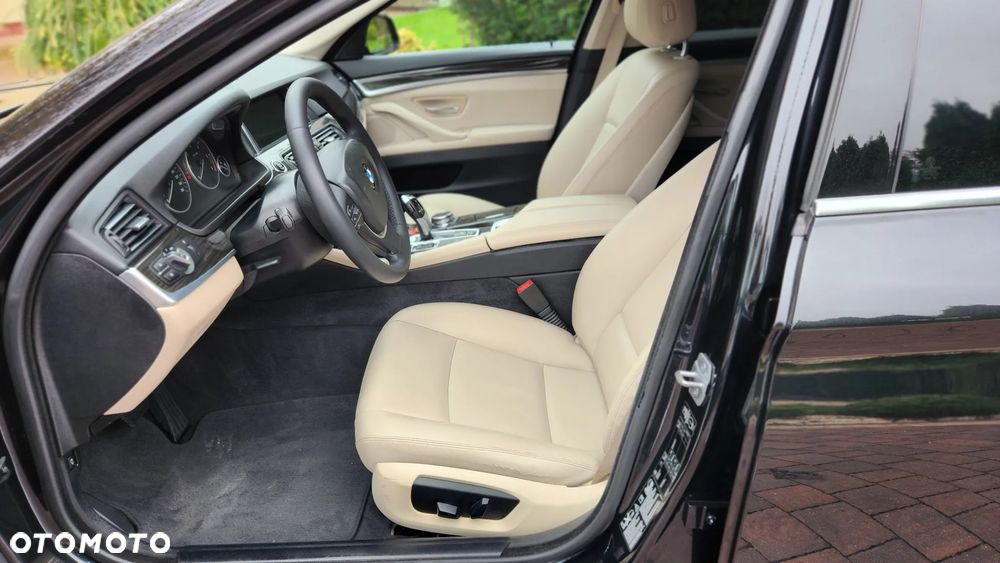 BMW Seria 5 530d Touring Luxury Line - 5