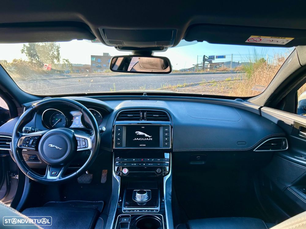 Jaguar XE 2.0 D R-Sport Aut. - 13