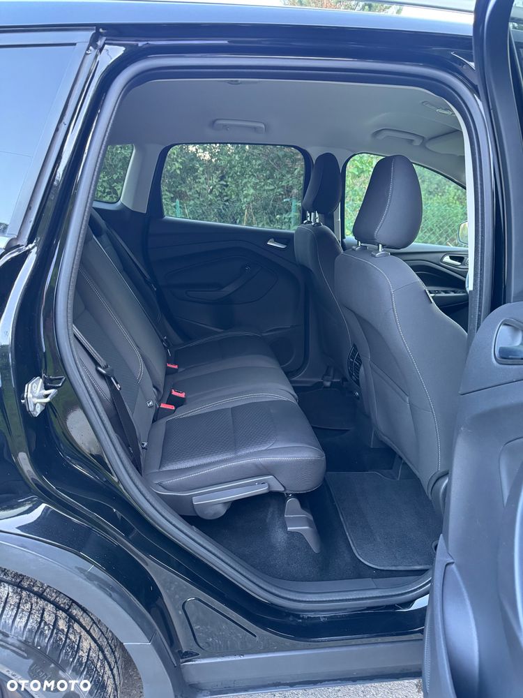 Ford Kuga 1.5 EcoBoost 2x4 Titanium - 24