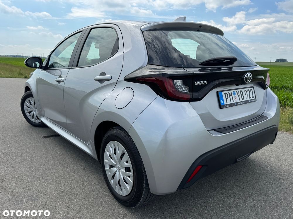 Toyota Yaris - 4