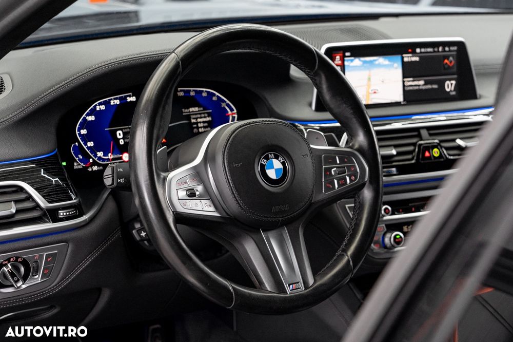 BMW Seria 7 730d MHEV - 31