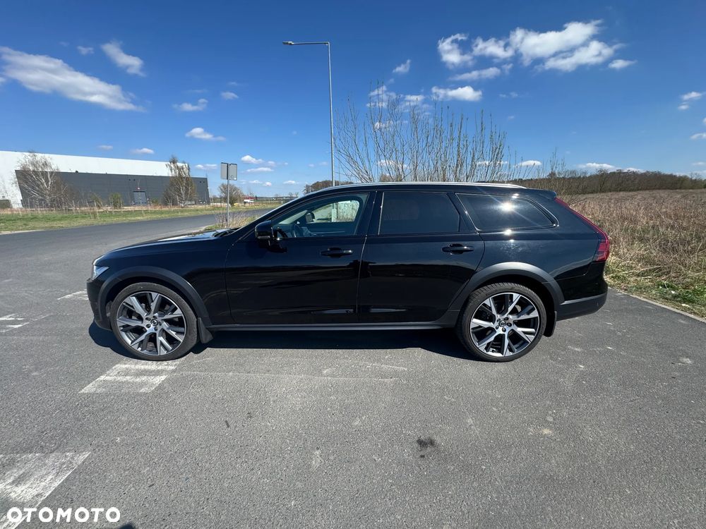 Volvo V90 Cross Country - 3