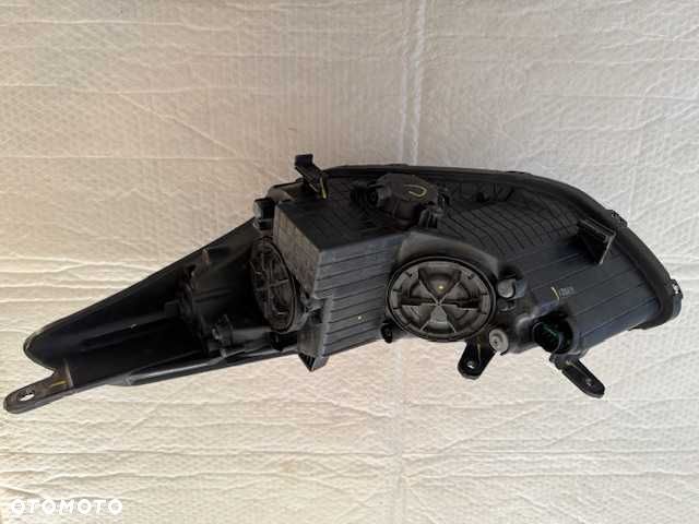 HYUNDAI I30 II lampa prawa 92102-A6000 cała org soczewka doświetlenie - 10