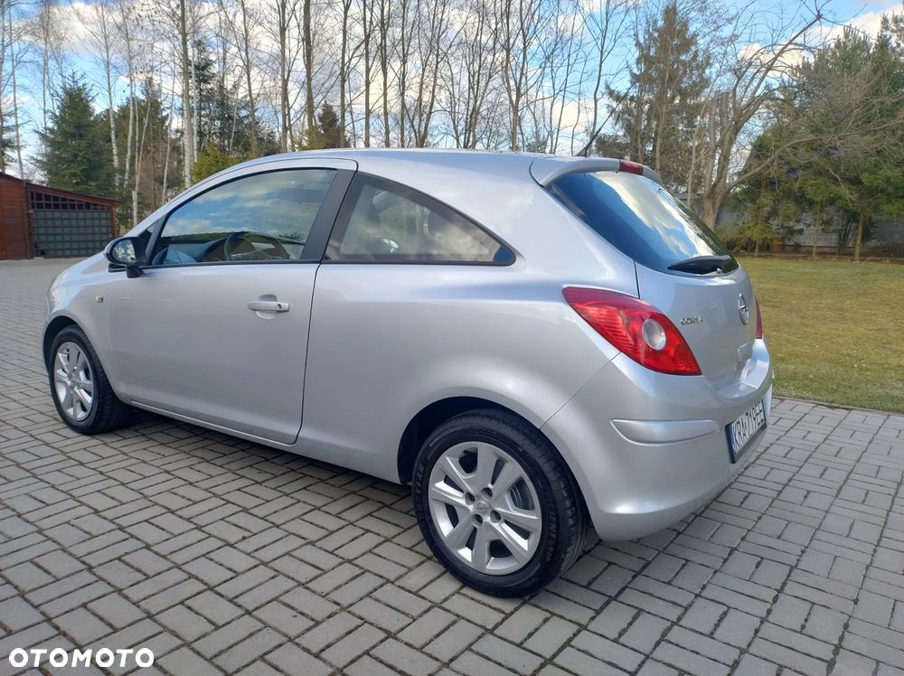 Opel Corsa 1.2 16V Cosmo - 10