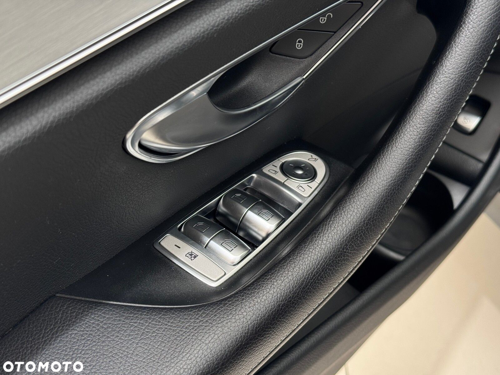 Mercedes-Benz Klasa E - 20