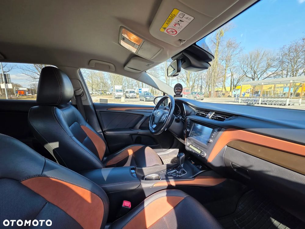 Toyota Avensis 1.8 Prestige MS - 16