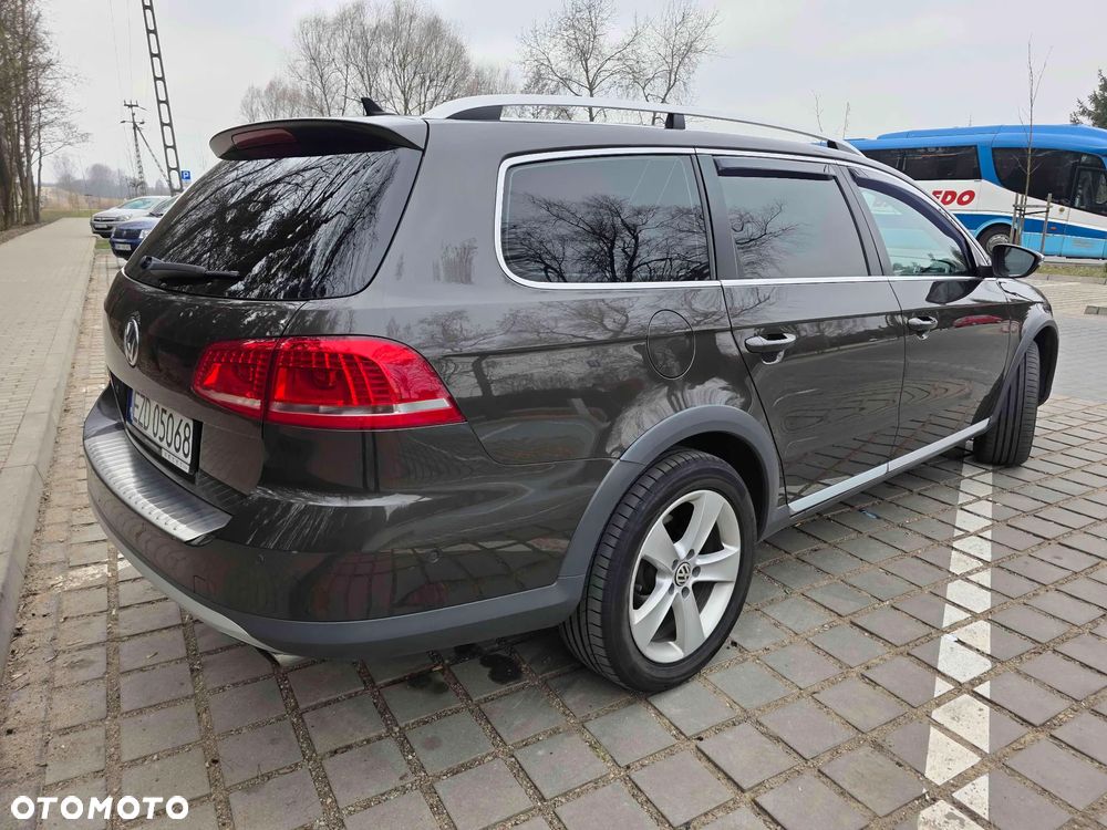 Volkswagen Passat Alltrack 2.0 TDI 4Motion DSG BlueMotion Tec - 4