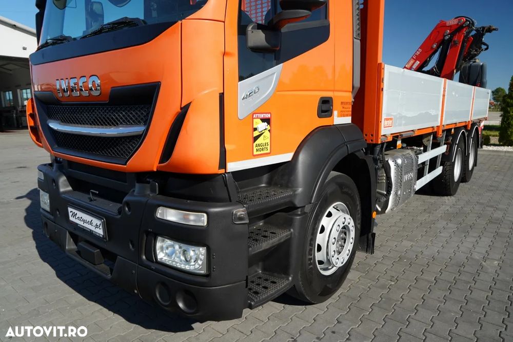 Iveco STRALIS 420 / 6X2 / LIVRARE 6.5m + HDS FASSI. F185 CAPACITATE MAXIMĂ DE ÎNCĂRCARE 5750 KG / RADIOCOMANDĂ / ROTATOARE / ANVELOPE 100% / - 16