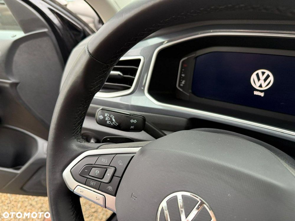Volkswagen T-Roc - 17