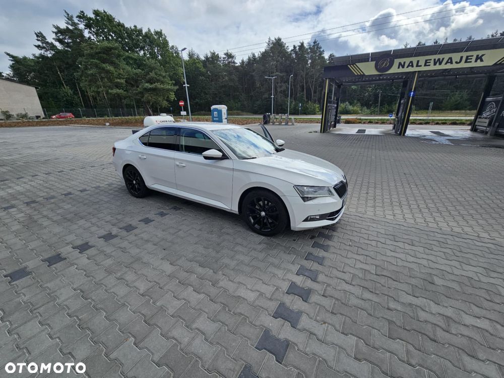 Skoda Superb 2.0 TDI 4x4 Ambition DSG - 1