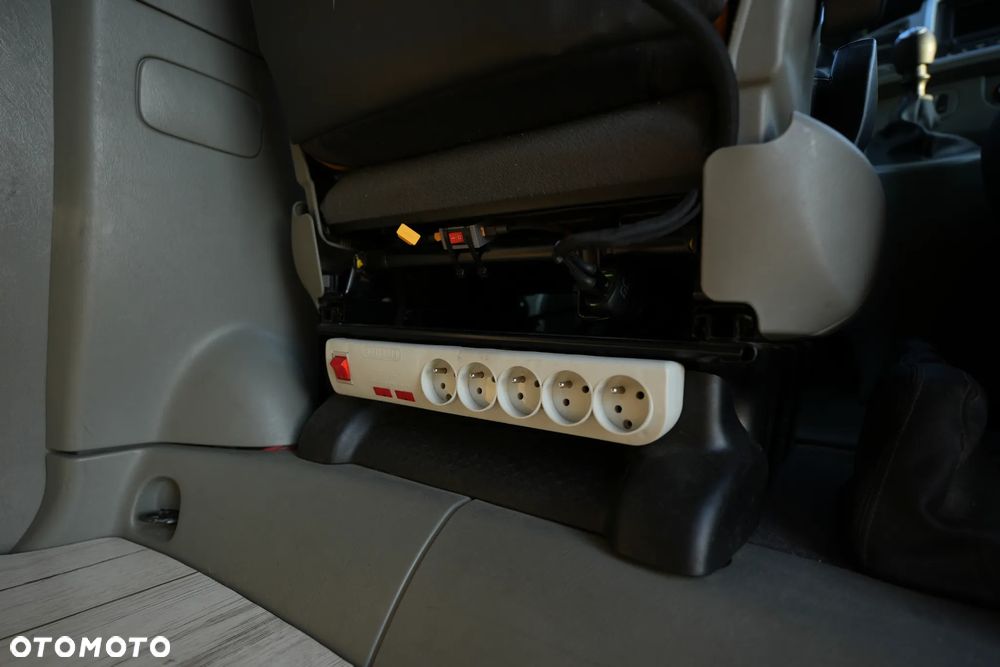Renault Trafic Grand Passenger Black Edition - 30