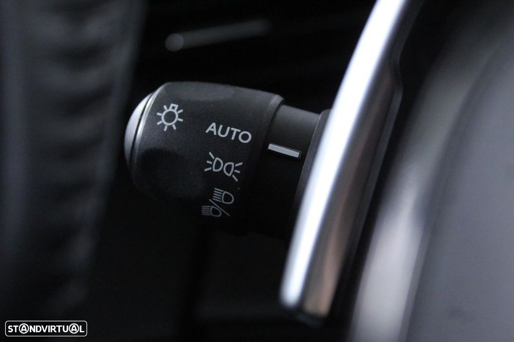 Peugeot 208 1.2 PureTech Allure EAT8 - 24