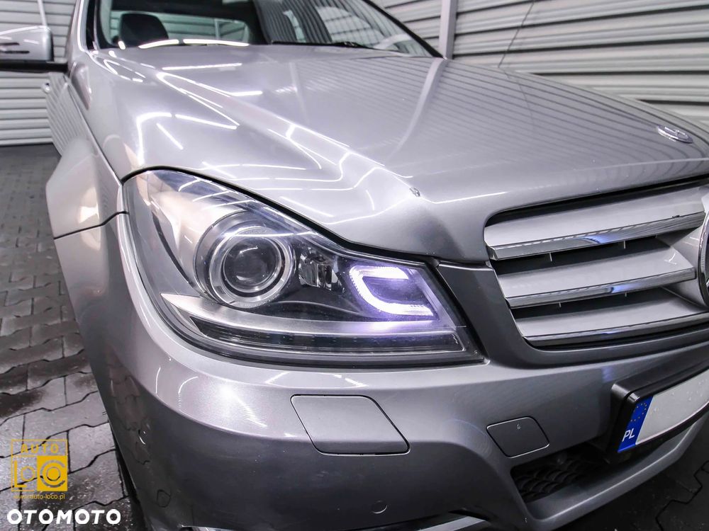 Mercedes-Benz Klasa C 180 CGI BlueEff Avantgarde - 26