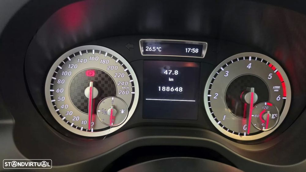 Mercedes-Benz A 180 d AMG Line - 45
